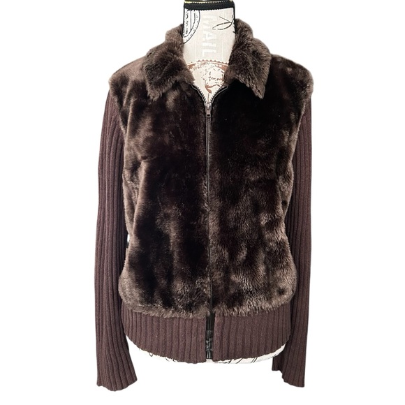 Tiara Jackets & Blazers - Tiara Y2K Vintage Faux Fur Ribbed Sweater Jacket junior size large